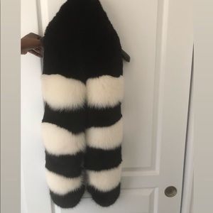 Black and white fox fur stole 70 inches